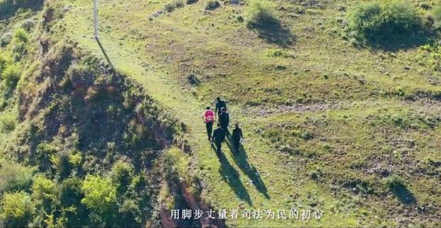 ���������ļ�Ӱ������һ����Iӯ���ĸЄ�