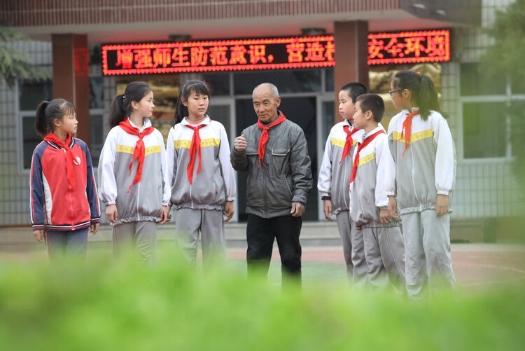 在習近平總書記的引領(lǐng)下紅色足跡篇 西柏坡:走好新時代“趕考路”