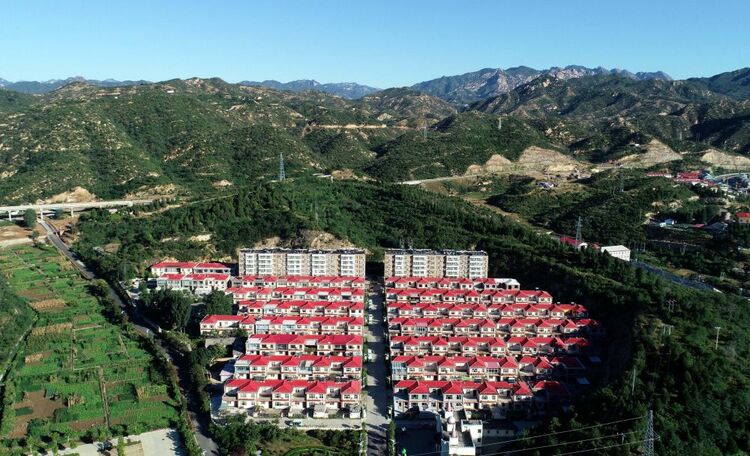 在習近平總書記的引領(lǐng)下紅色足跡篇 西柏坡:走好新時代“趕考路”