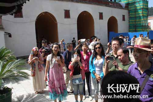 8��14�����ӱ��в��L�Fӛ�ߵ������ڳ�֮�R���L