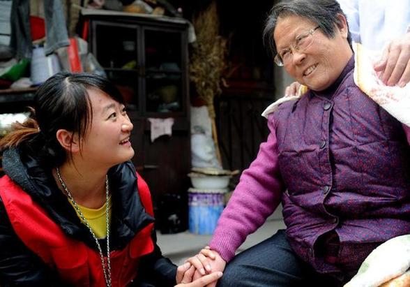 (走基層 聽(tīng)民聲)(2)合肥:政府買(mǎi)單為老人提供居家養(yǎng)老服務(wù)